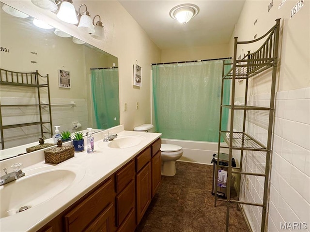 2101 Meadows Rd, Poplar Bluff, MO 63901 - full bath featuring toilet, double vanity, and shower / bathtub combination with curtain