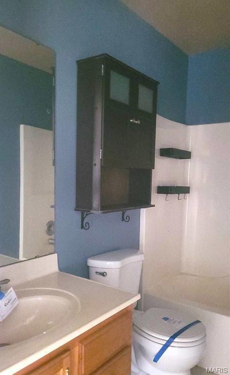 701 Deerfield Ct, Union, MO 63084 - bathroom featuring toilet and vanity