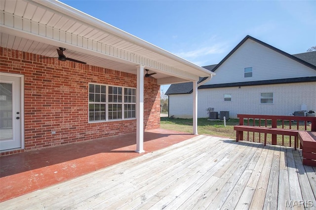 2940 Karmen Ln, Poplar Bluff, MO 63901 - deck featuring a ceiling fan and central AC