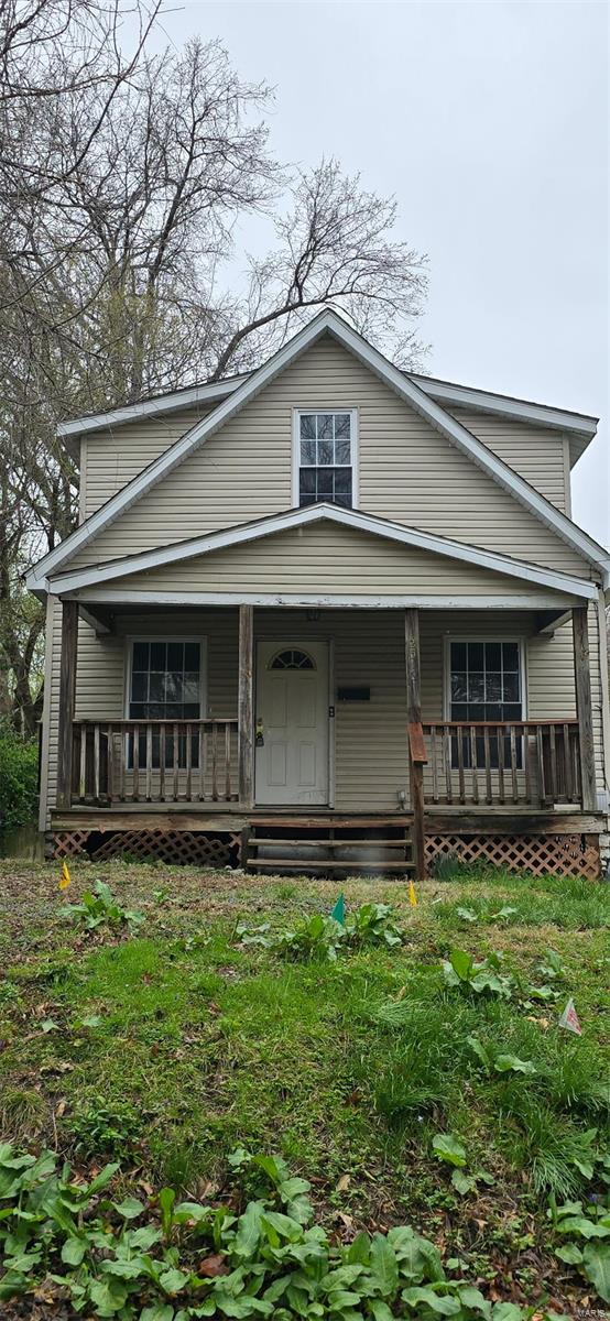2516 Locust Ave, Alton, IL 62002 - view of front facade with a porch