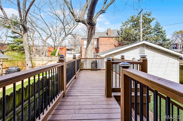2835 Shenandoah Ave, Saint Louis, MO 63104 - view of wooden terrace