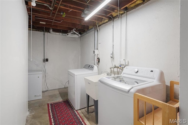 827 Yosemite Dr, Saint Louis, MO 63122 - clothes washing area with washing machine and clothes dryer