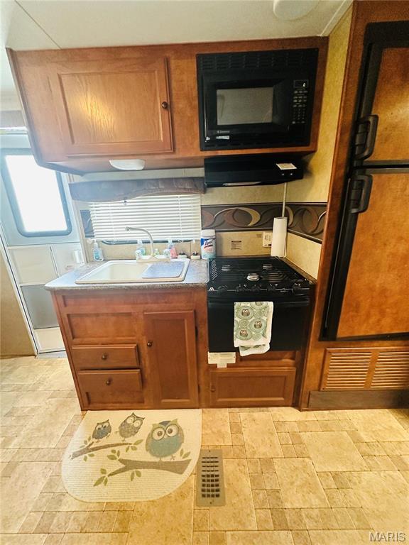 8875 Victoria Ln, French Village, MO 63036 - photo 2