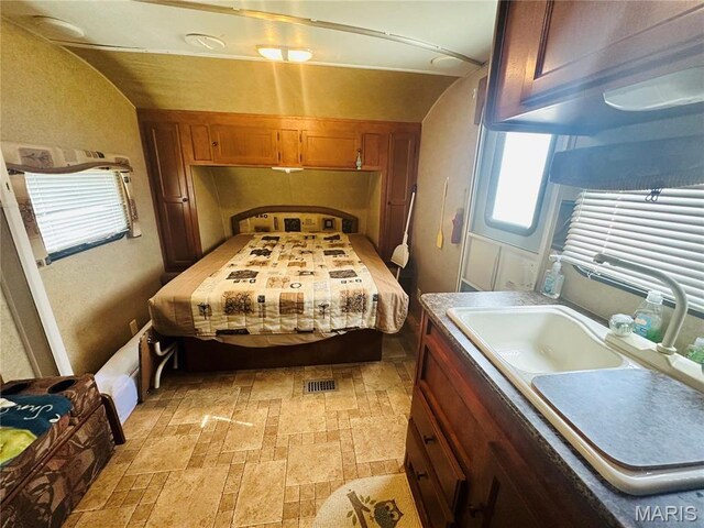8875 Victoria Ln, French Village, MO 63036 - photo 4