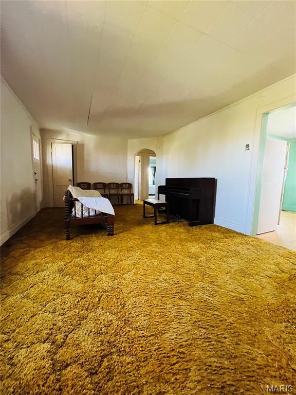 604 Salling St, Perry, MO 63462 - bedroom with arched walkways