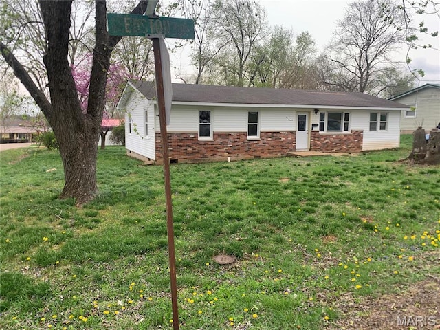 200 Easton St, Bonne Terre, MO 63628 - ranch-style house with brick siding, a front yard, and crawl space