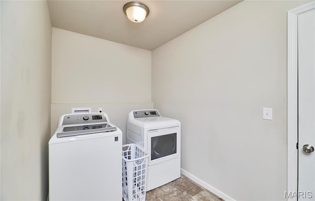 440 Winchester Way, Winfield, MO 63389 - laundry room featuring washing machine and clothes dryer and baseboards