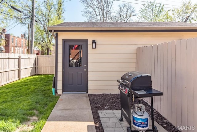 2712 Potomac St, Saint Louis, MO 63118 - view of outbuilding featuring an outdoor structure