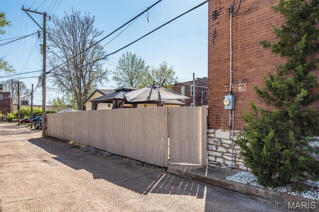2712 Potomac St, Saint Louis, MO 63118 - view of property exterior with fence
