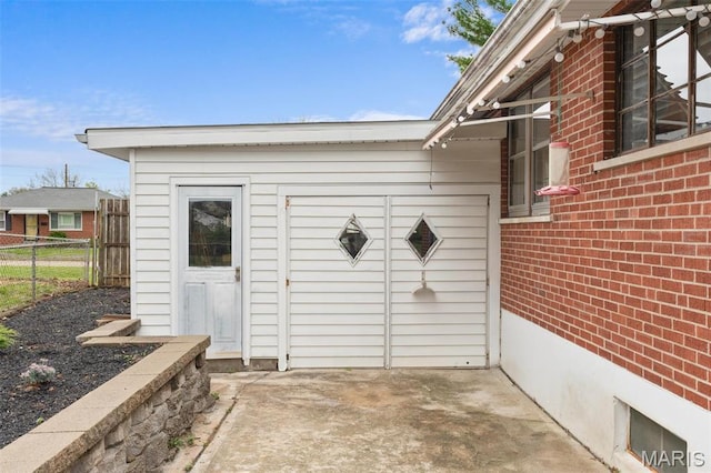 8900 Southview Ln, Saint Louis, MO 63123 - view of outbuilding featuring fence