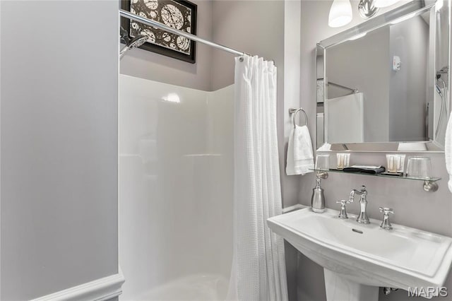 876 W State St W, Jacksonville, IL 62650 - full bath with a shower with shower curtain and a sink