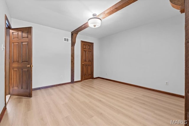 13596 Kings Glen Dr, Saint Louis, MO 63131 - empty room featuring light wood-type flooring and baseboards