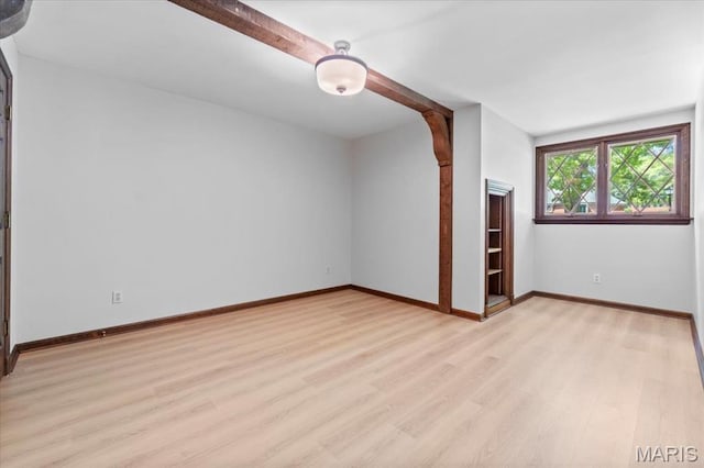 13596 Kings Glen Dr, Saint Louis, MO 63131 - empty room featuring light wood finished floors and baseboards