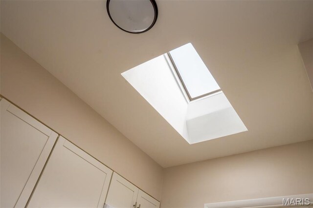 2917 Grand Ave, Granite City, IL 62040 - detailed view of a skylight