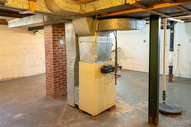 2917 Grand Ave, Granite City, IL 62040 - unfinished below grade area with heating unit