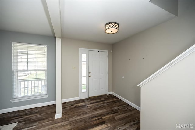 1168 Oak Hollow Dr, Imperial, MO 63052 - foyer featuring baseboards and wood finished floors