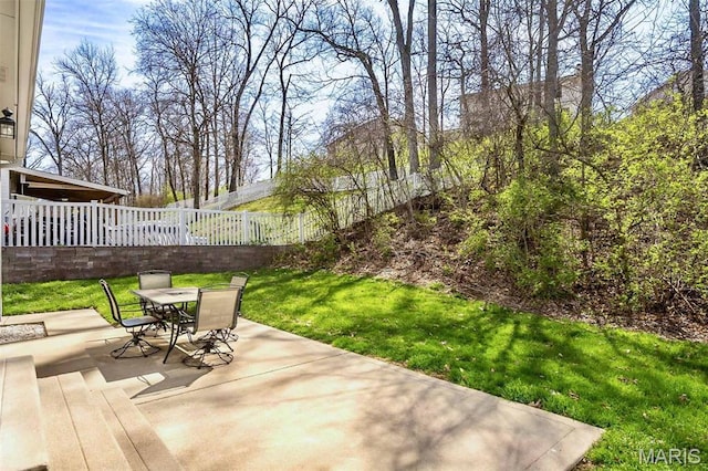 1168 Oak Hollow Dr, Imperial, MO 63052 - view of patio featuring outdoor dining area