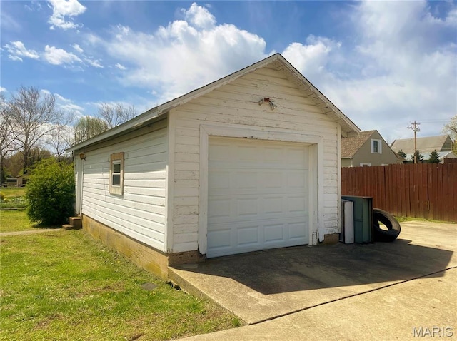 109 N Oak St, Rolla, MO 65401 - view of detached garage