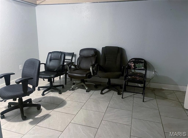 709 E 10th St, Rolla, MO 65401 - office with baseboards
