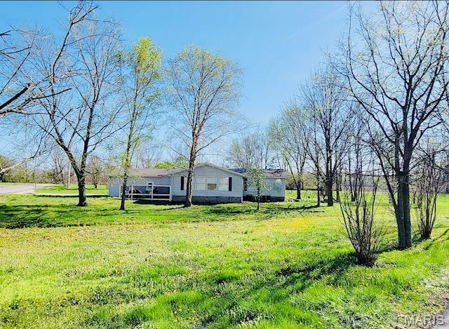 301 Kimberly Dr, Scott City, MO 63780 - view of green lawn