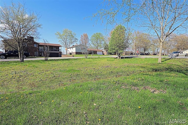301 Kimberly Dr, Scott City, MO 63780 - view of yard