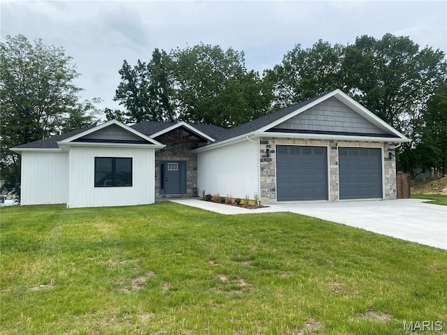 235 Sunny Dr, Rolla, MO 65401 - view of front of house with stone siding and a front yard