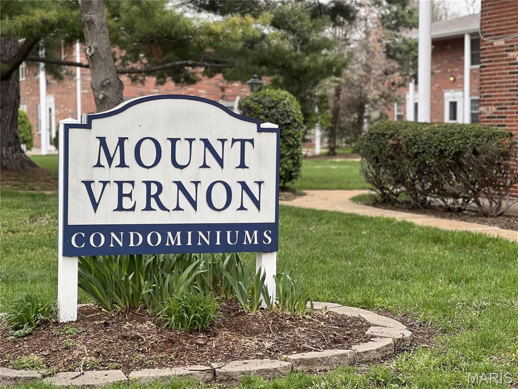 432 N Sappington Rd Unit D, Saint Louis, MO 63122 - community sign with a yard