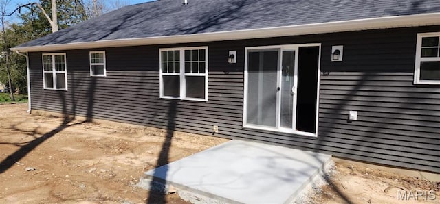 622 Scottsvale Dr, Rolla, MO 65401 - view of side of home with roof with shingles