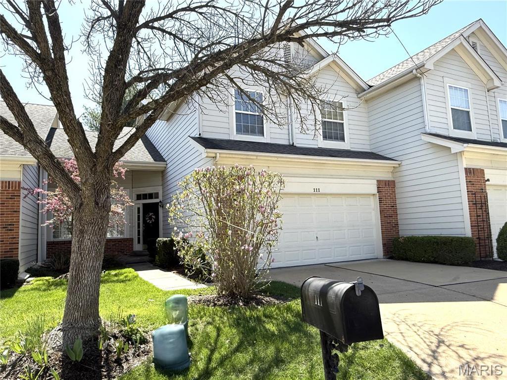 111 Chesterfield Bluffs Dr, Chesterfield, MO 63005 - photo 1