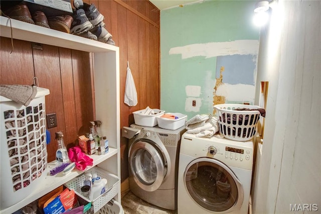 225 Tunison, White Hall, IL 62092 - clothes washing area with independent washer and dryer