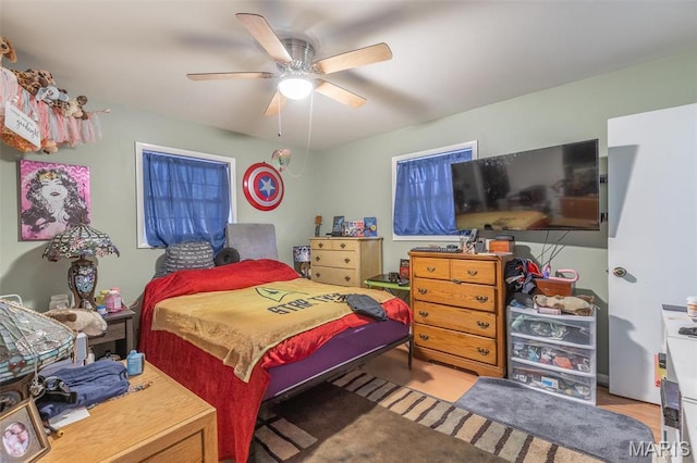 bedroom featuring a ceiling fan