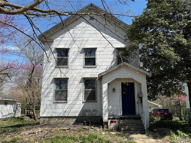 139 N Broad St, Hillsboro, IL 62049 - view of front of home featuring entry steps