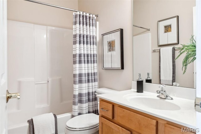 104 Eagle Cove Pl Unit 39B, Saint Charles, MO 63303 - full bathroom with toilet, shower / bath combination with curtain, and vanity