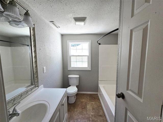 828 W Elk St, Dexter, MO 63841 - bathroom featuring a textured wall, a textured ceiling, toilet, vanity, and bathing tub / shower combination