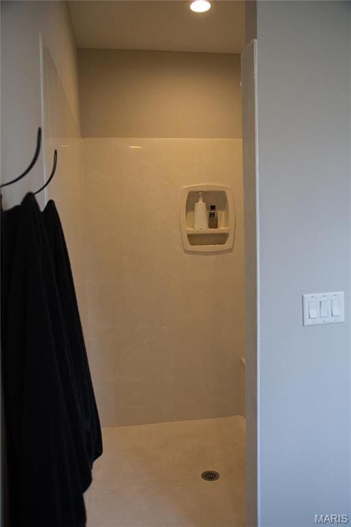 3 Inland Ct, Wright City, MO 63390 - full bathroom with tiled shower and recessed lighting