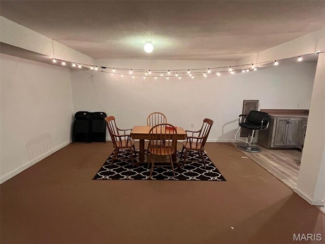 10303 Woodberry Rd, Potosi, MO 63664 - dining room with baseboards