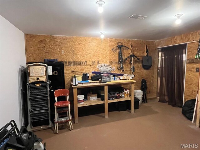 10303 Woodberry Rd, Potosi, MO 63664 - basement with a workshop area