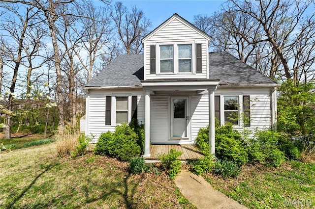 1536 S Mason Rd, Saint Louis, MO 63131 - bungalow with a shingled roof