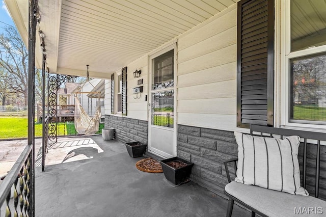 view of patio / terrace with covered porch