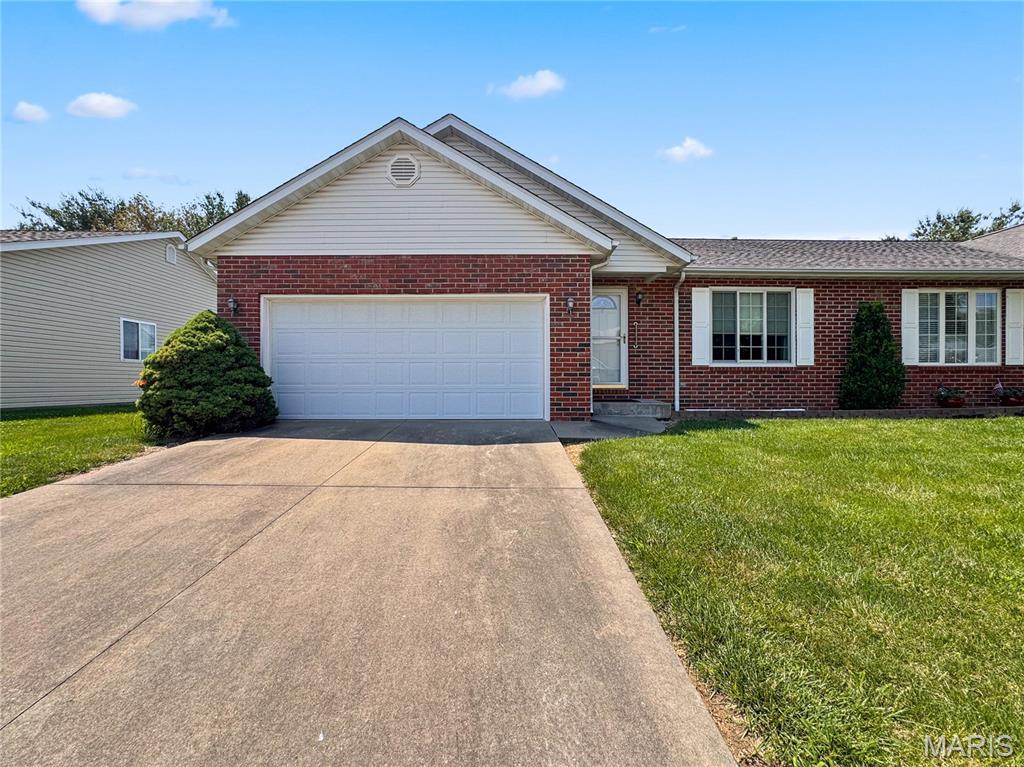 737 Marney Ln, Waterloo, IL 62298 - photo 1