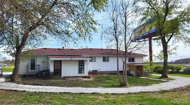 731 Old Moscow Mills Rd, Troy, MO 63379 - rear view of property featuring entry steps and central AC unit