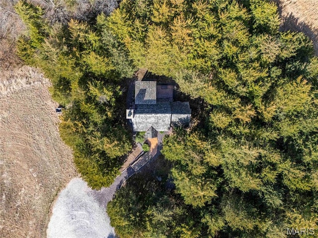 aerial view of property and surrounding area