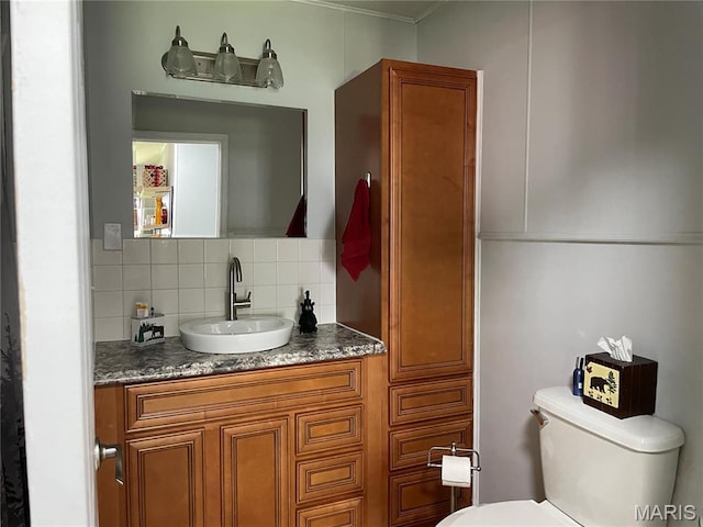 49 S St St, Piedmont, MO 63957 - half bath featuring backsplash, toilet, and vanity