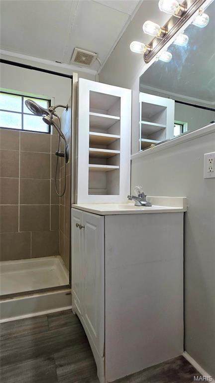 913 Maupin Ave, New Haven, MO 63068 - full bathroom with vanity and a tile shower