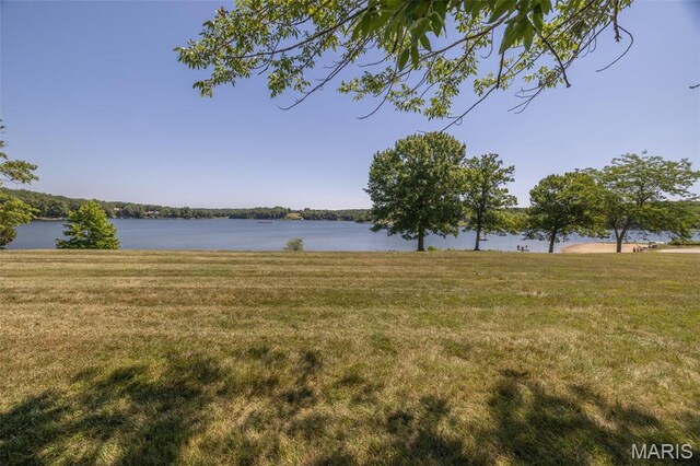 31 N Lionshead Dr, Innsbrook, MO 63390 - water view