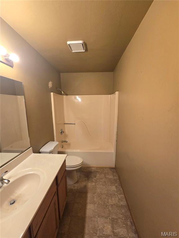 162 Fieldstone Dr, Belleville, IL 62221 - photo 28