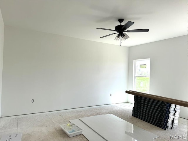 empty room with ceiling fan