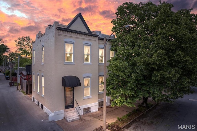 2811 Pennsylvania Ave, Saint Louis, MO 63118 - view of front of home with entry steps