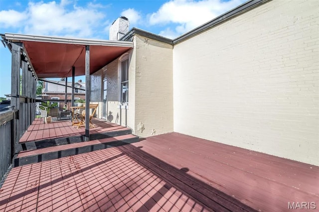 2811 Pennsylvania Ave, Saint Louis, MO 63118 - view of wooden terrace
