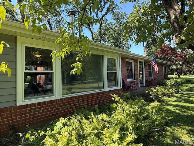 10074 Briarwood Dr, Ladue, MO 63124 - view of home's exterior with brick siding